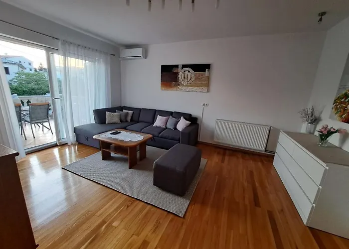 Nina Apartment *