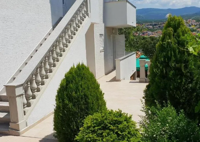 Nina Apartment