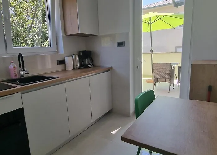 Nina Apartment *