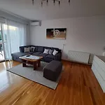 Nina Apartament *